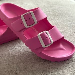 Pink Birkenstocks 🩷🤍